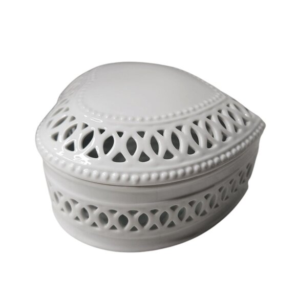 Vintage Porcelain Heart Large Trinket Gift Box White Lace Lattice - Picture 2 of 8